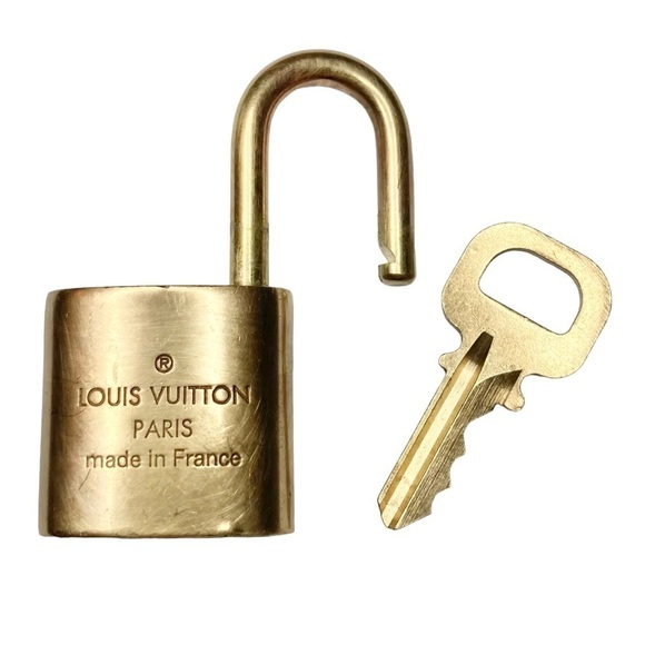 #344 Authentic Louis Vuitton Brass Lock & Key Set on a 18K Gold Plated Necklace - Picture 11 of 12